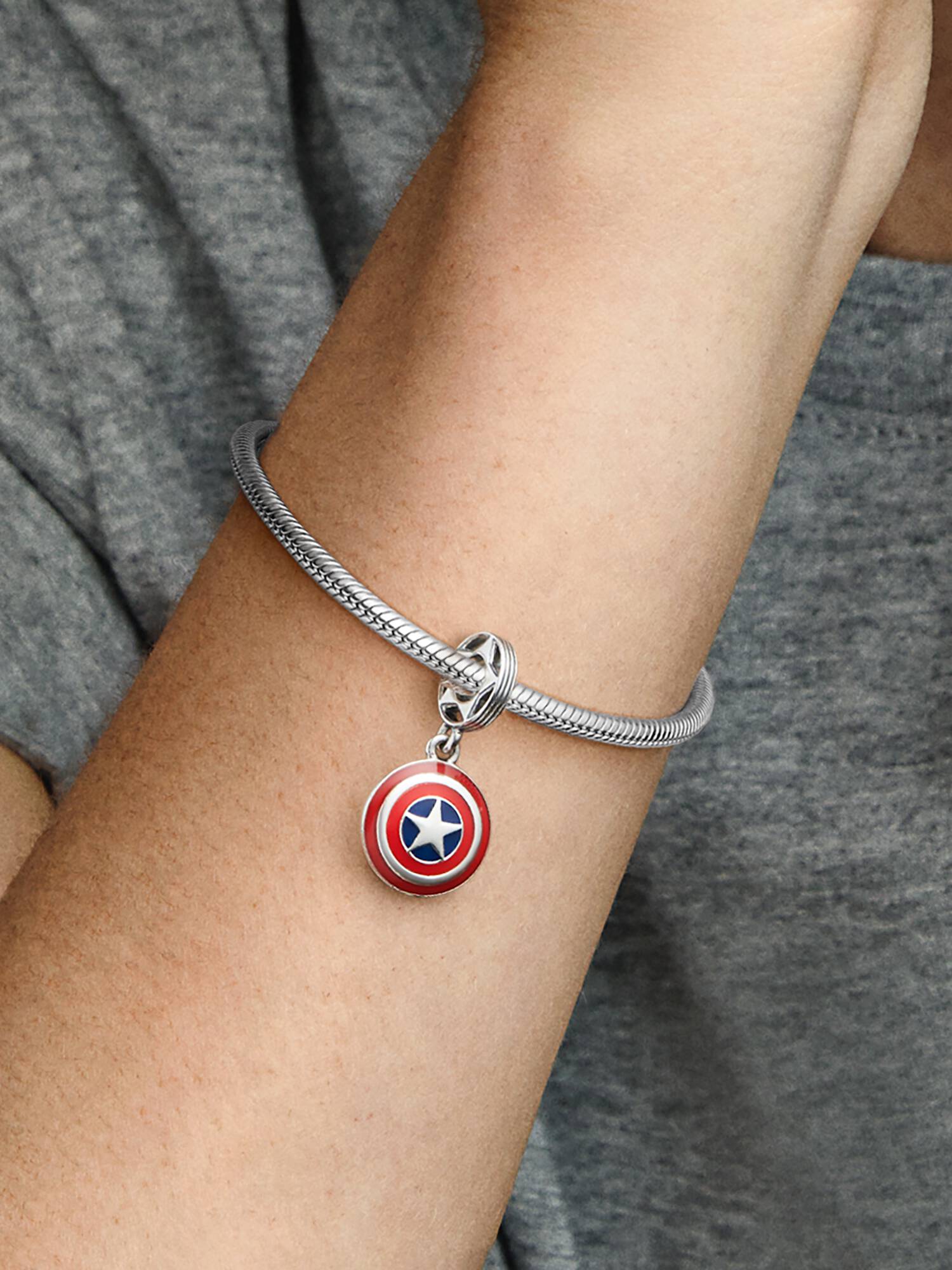 Charm Escudo do Capitão América dos Vingadores