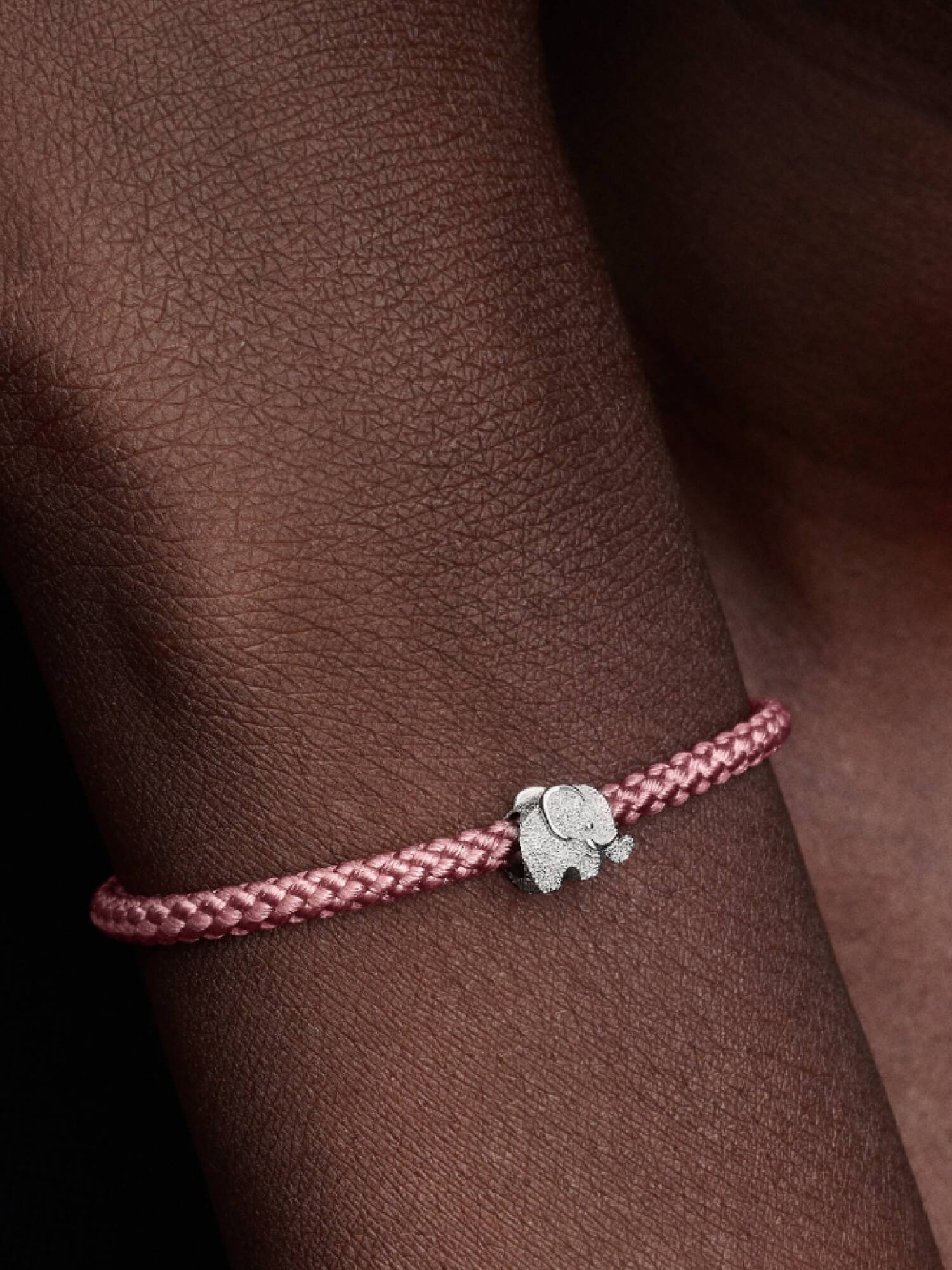 Mini charm texturizado de elefante
