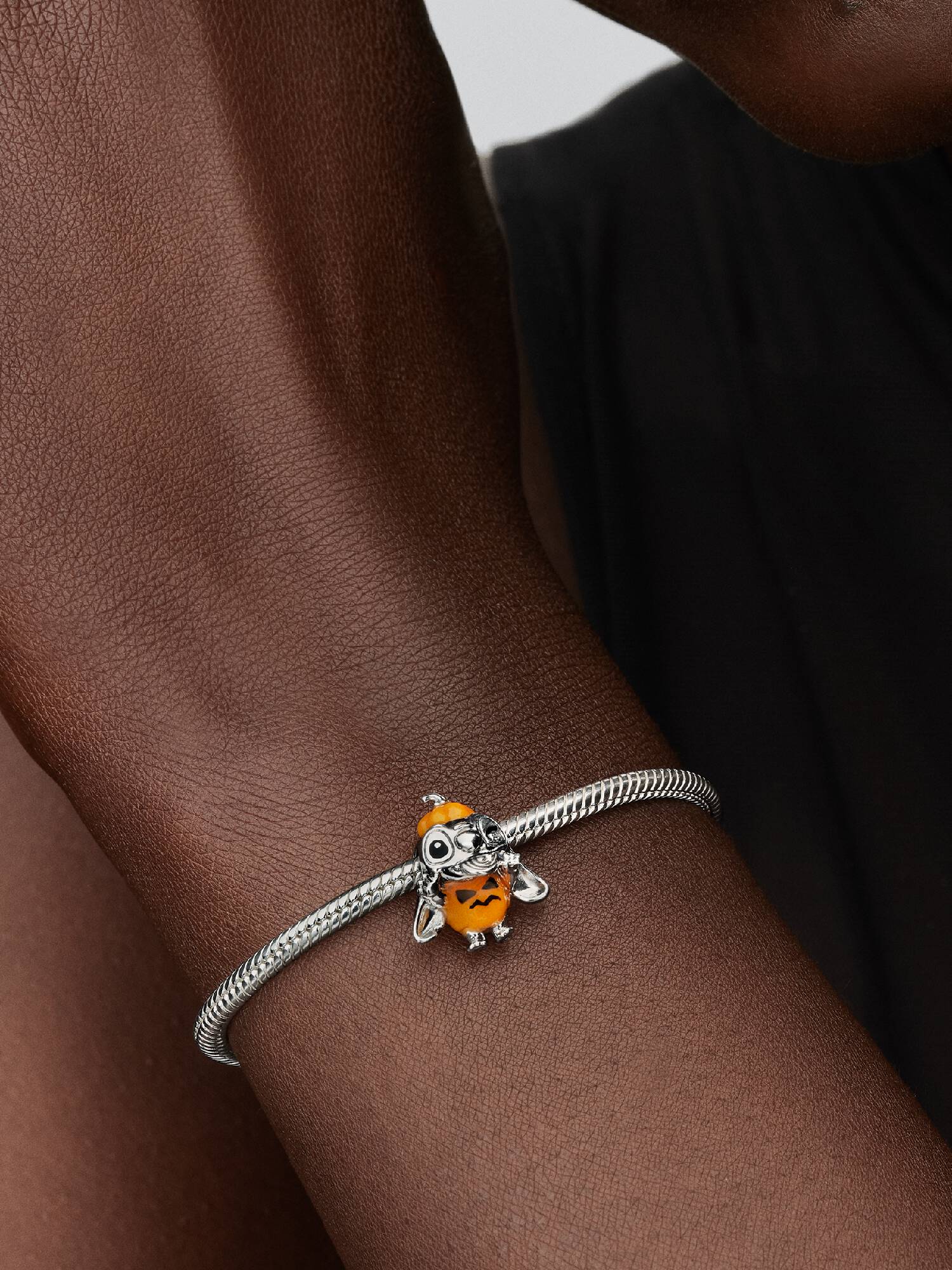 Charm de abóbora de Halloween do Stitch da Disney