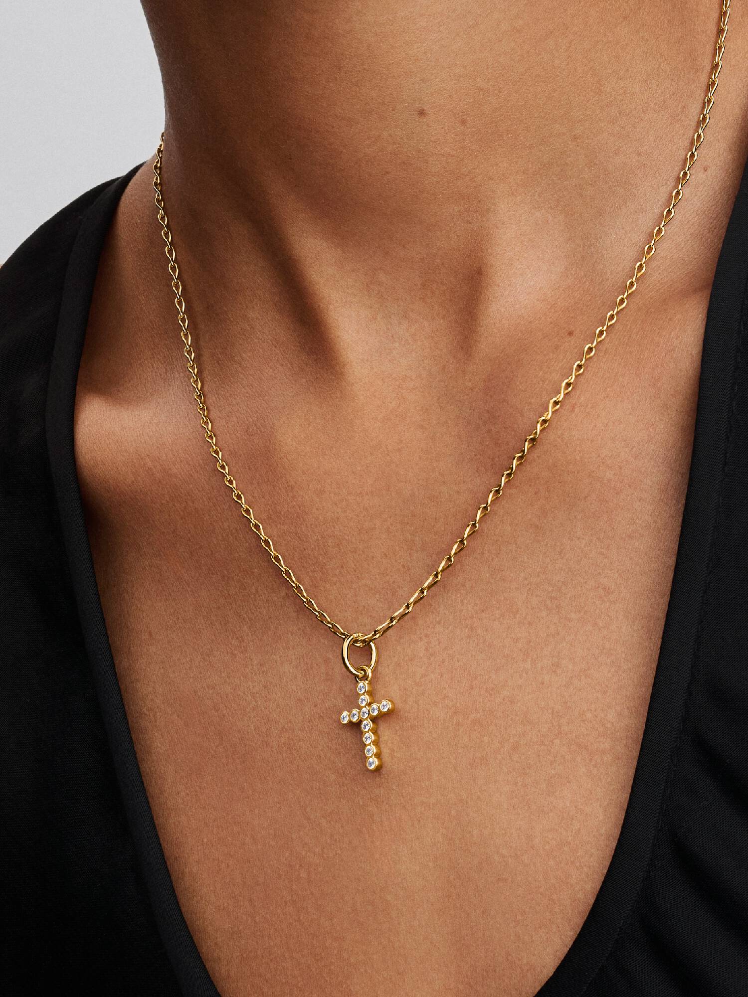 Charm pendente em cruz