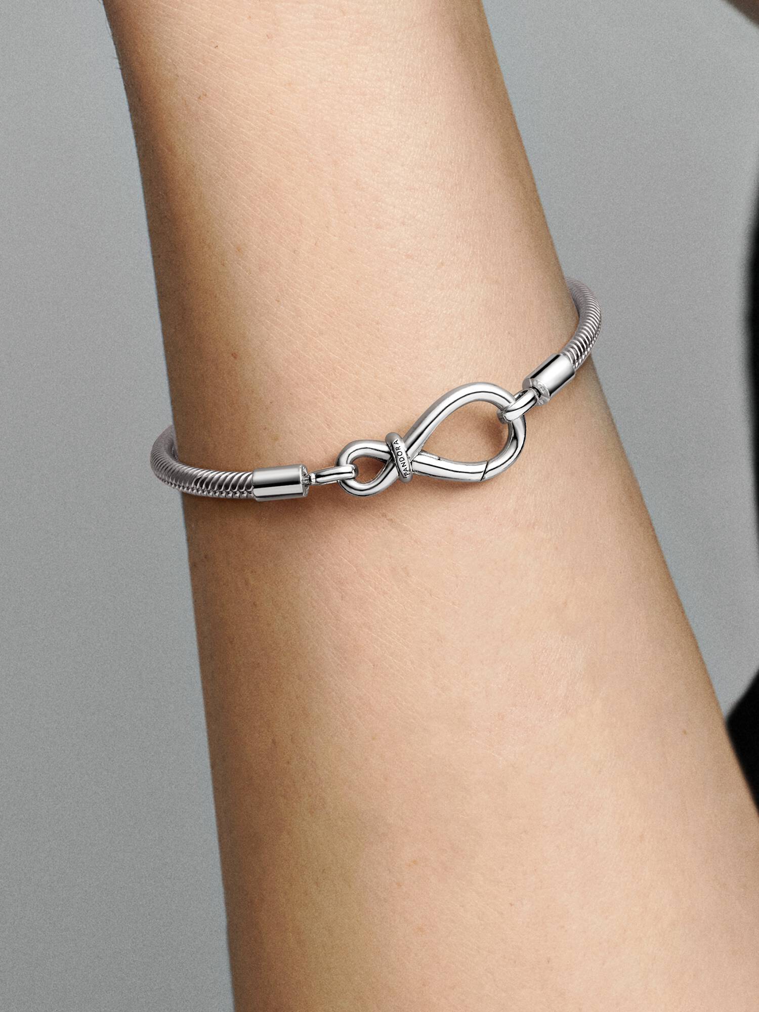 Pulseira Corrente Snake com Fecho Infinito Assimétrico