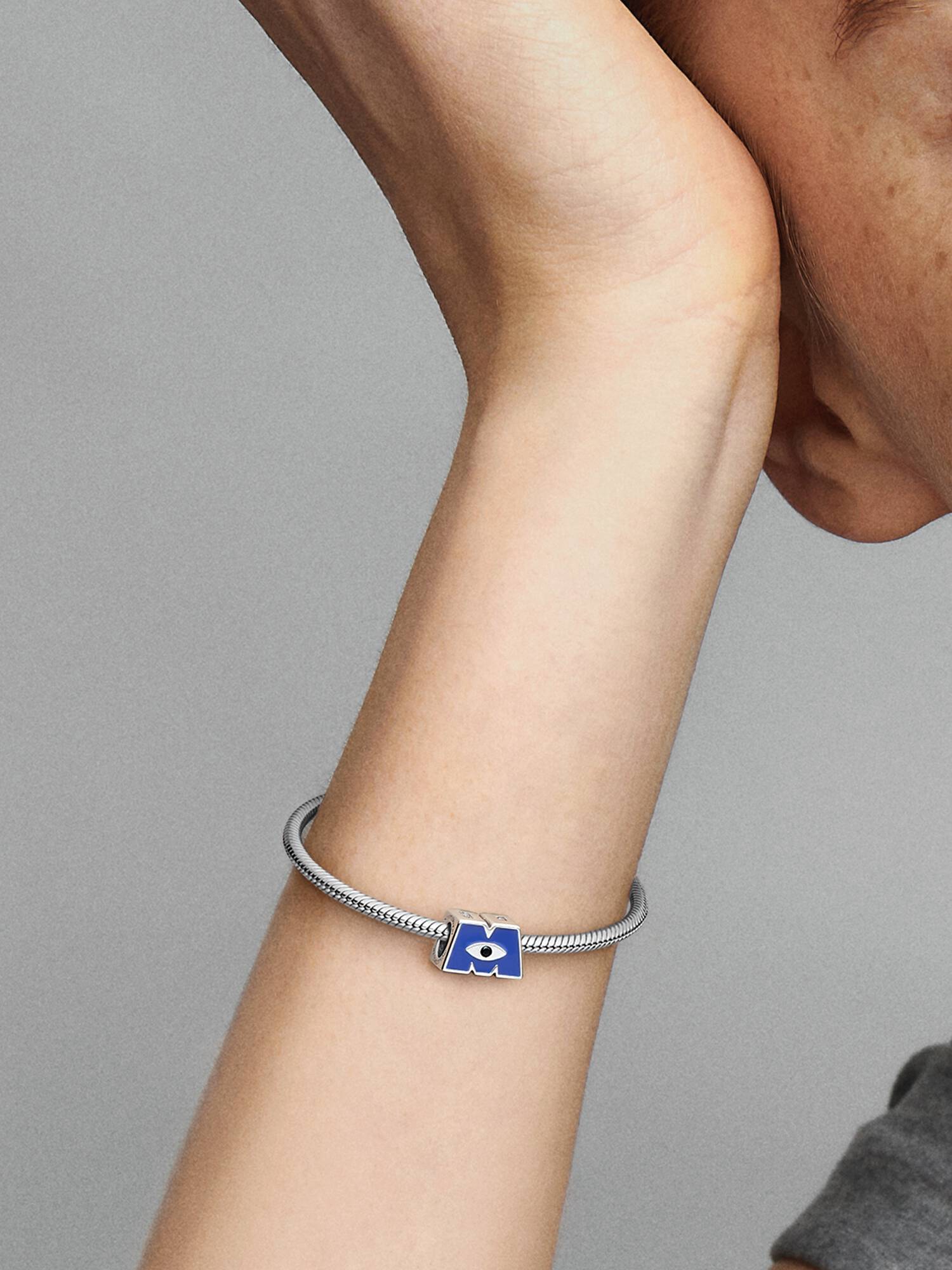 Charm Disney Pixar Monstros S.A. Letra M